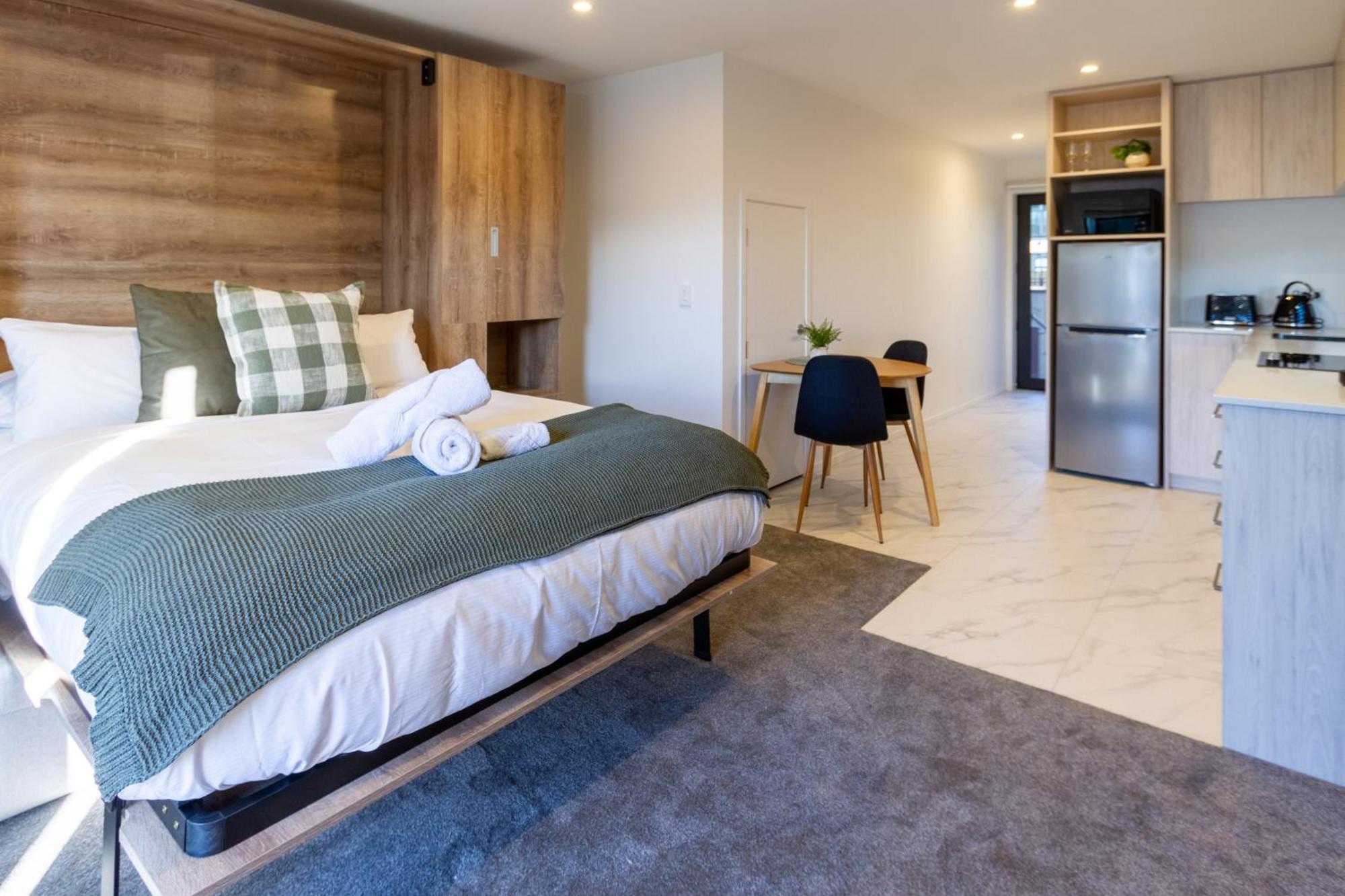 Single Level Studio Escape On Wilmer St - Central Крайстчърч Екстериор снимка