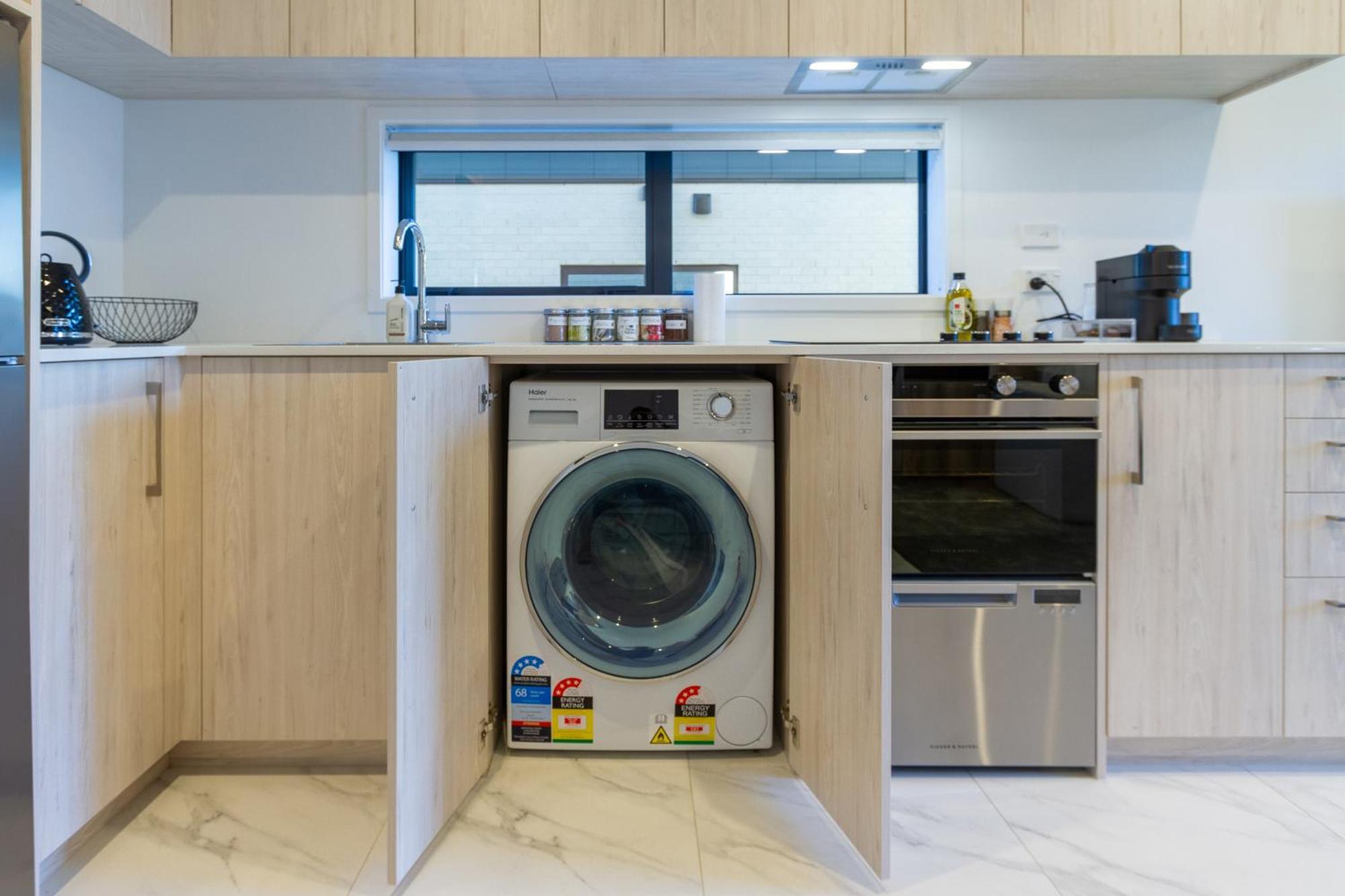 Single Level Studio Escape On Wilmer St - Central Крайстчърч Екстериор снимка
