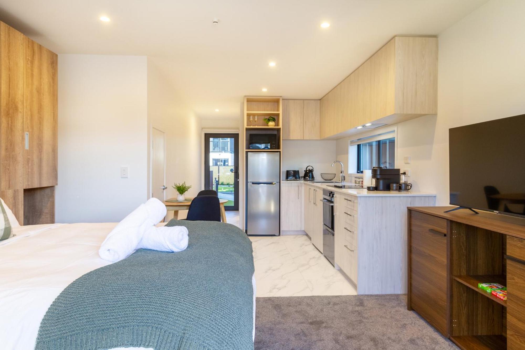 Single Level Studio Escape On Wilmer St - Central Крайстчърч Екстериор снимка
